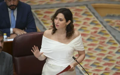 La arbitrariedad de Ayuso en sus políticas de becas a las rentas altas