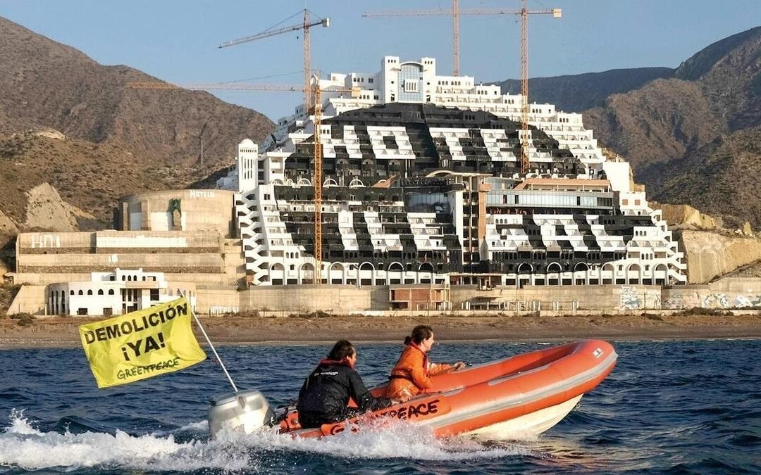 El hotel de la playa del algarrobico hacia su derribo